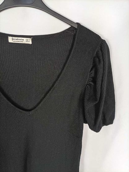 STRADIVARIUS. Top negro canalé mangas T.l
