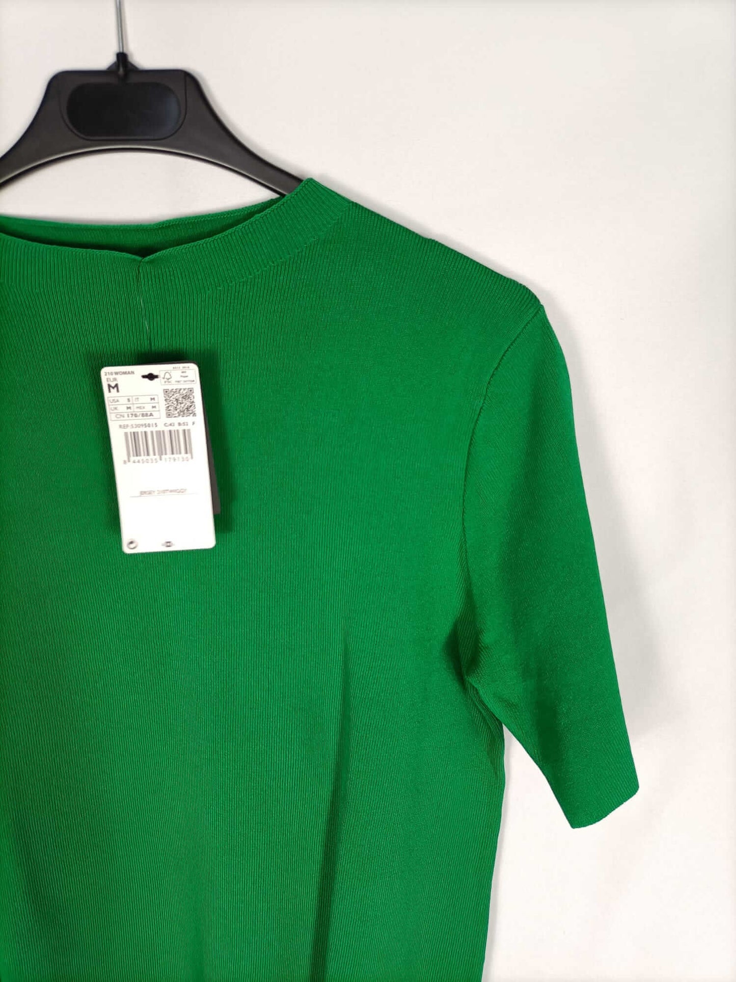 MANGO. Top verde elástico T.m