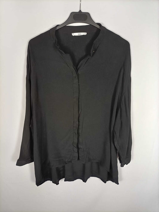 MANGO. Blusa negra básica T.m