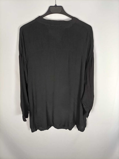 MANGO. Blusa negra básica T.m