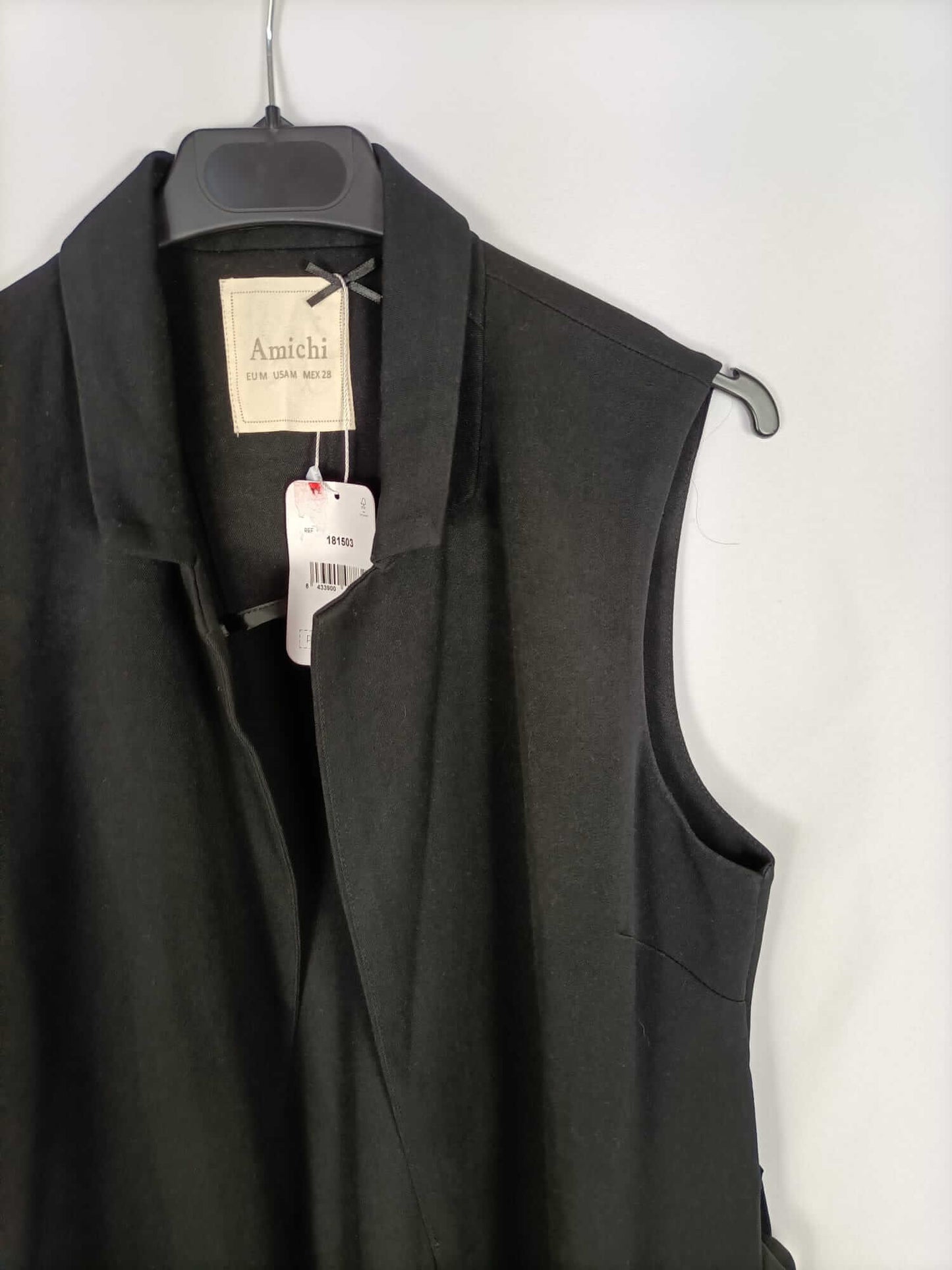 AMICHI. Chaleco negro cruzado T.m