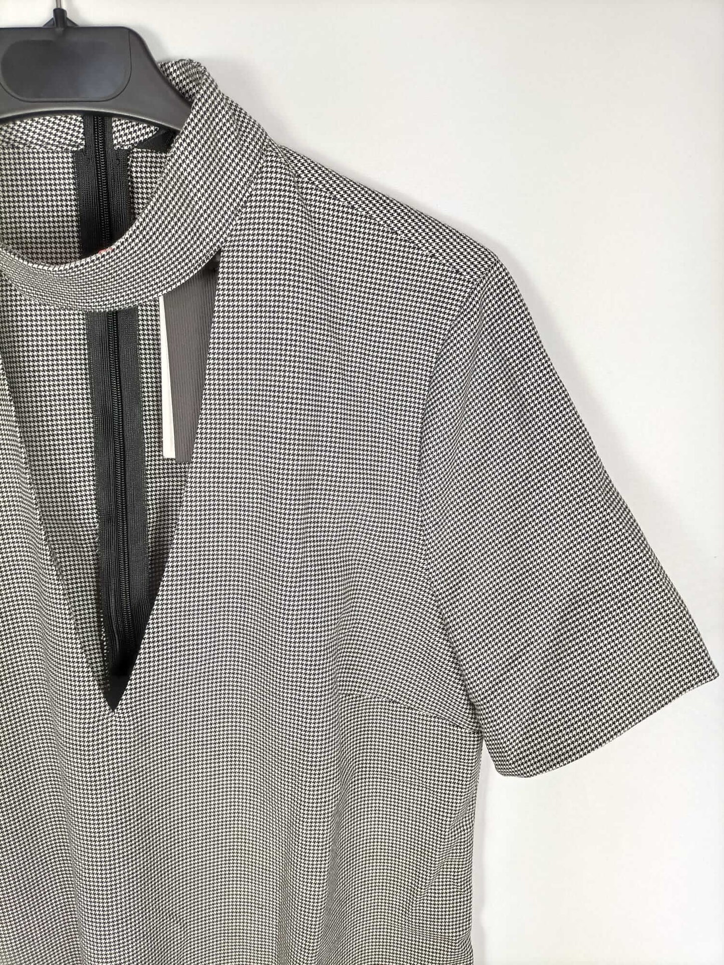 ZARA. Vestido corto pata de gallo T.s