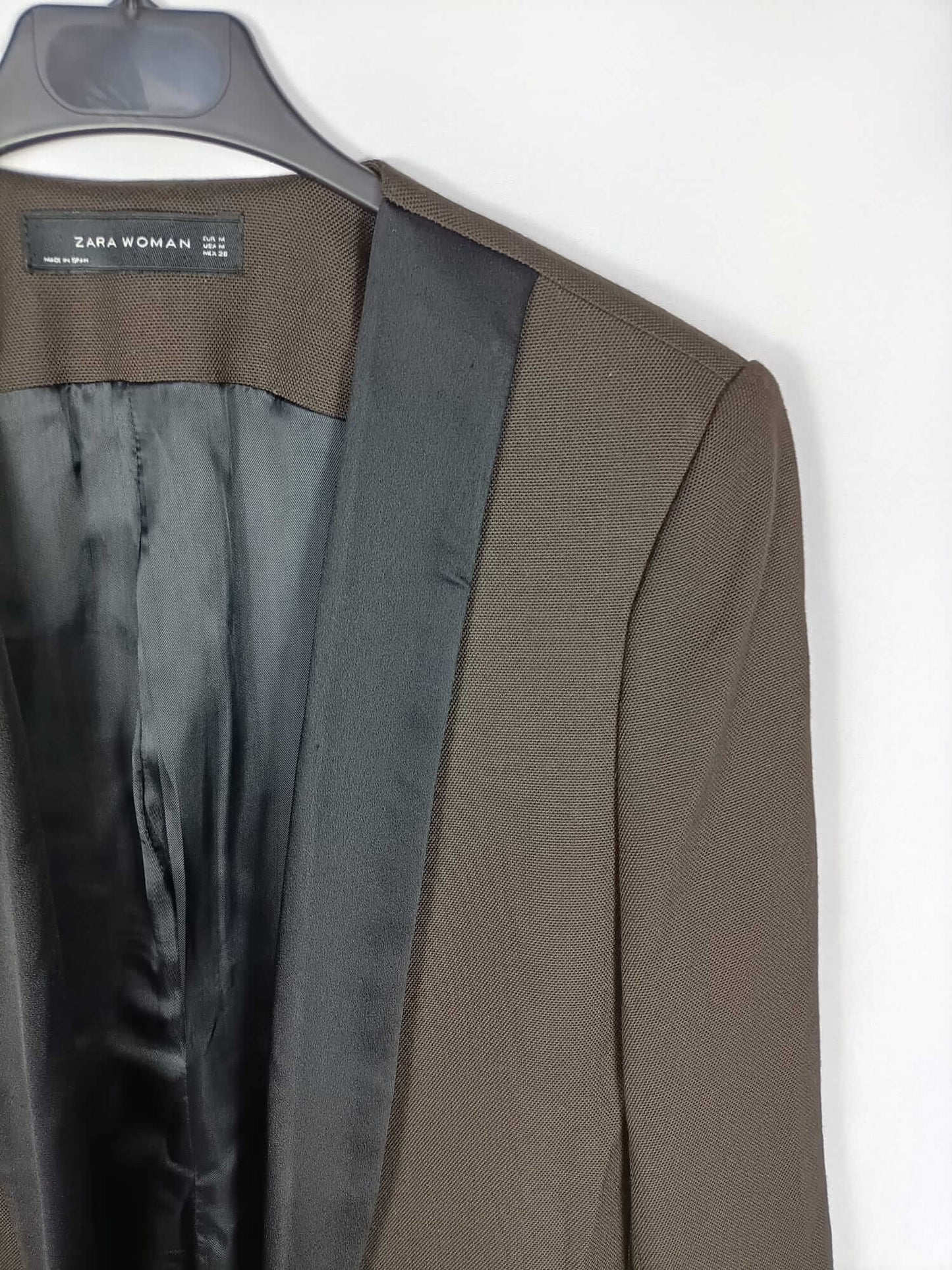 ZARA. Brown blazer with TM lapels