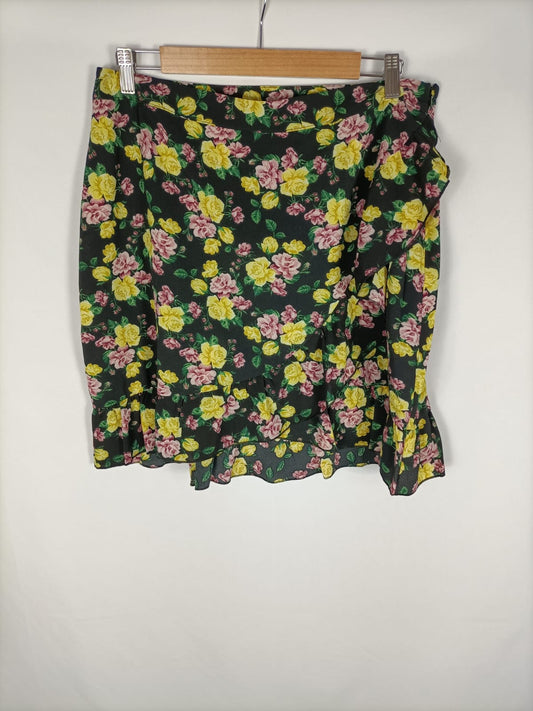 SHEIN. Black floral skirt S.xl