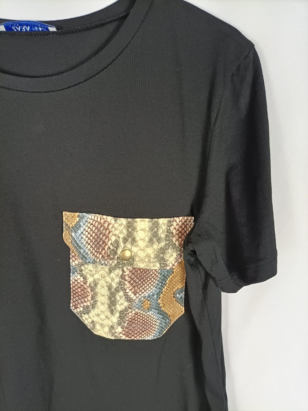 ZARA. Camiseta bolsillo T.m