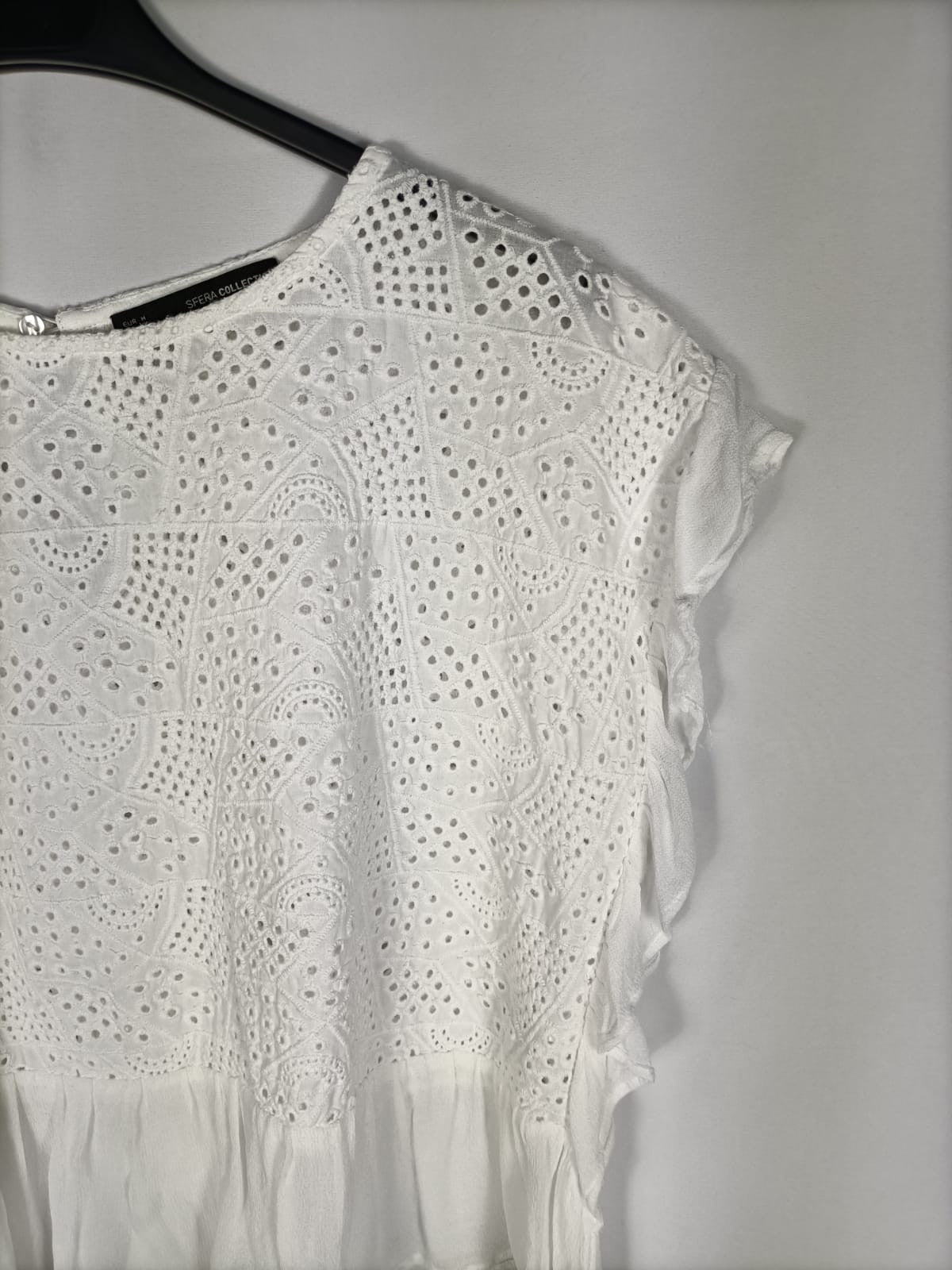 SFERA. Die-cut blouse Tm