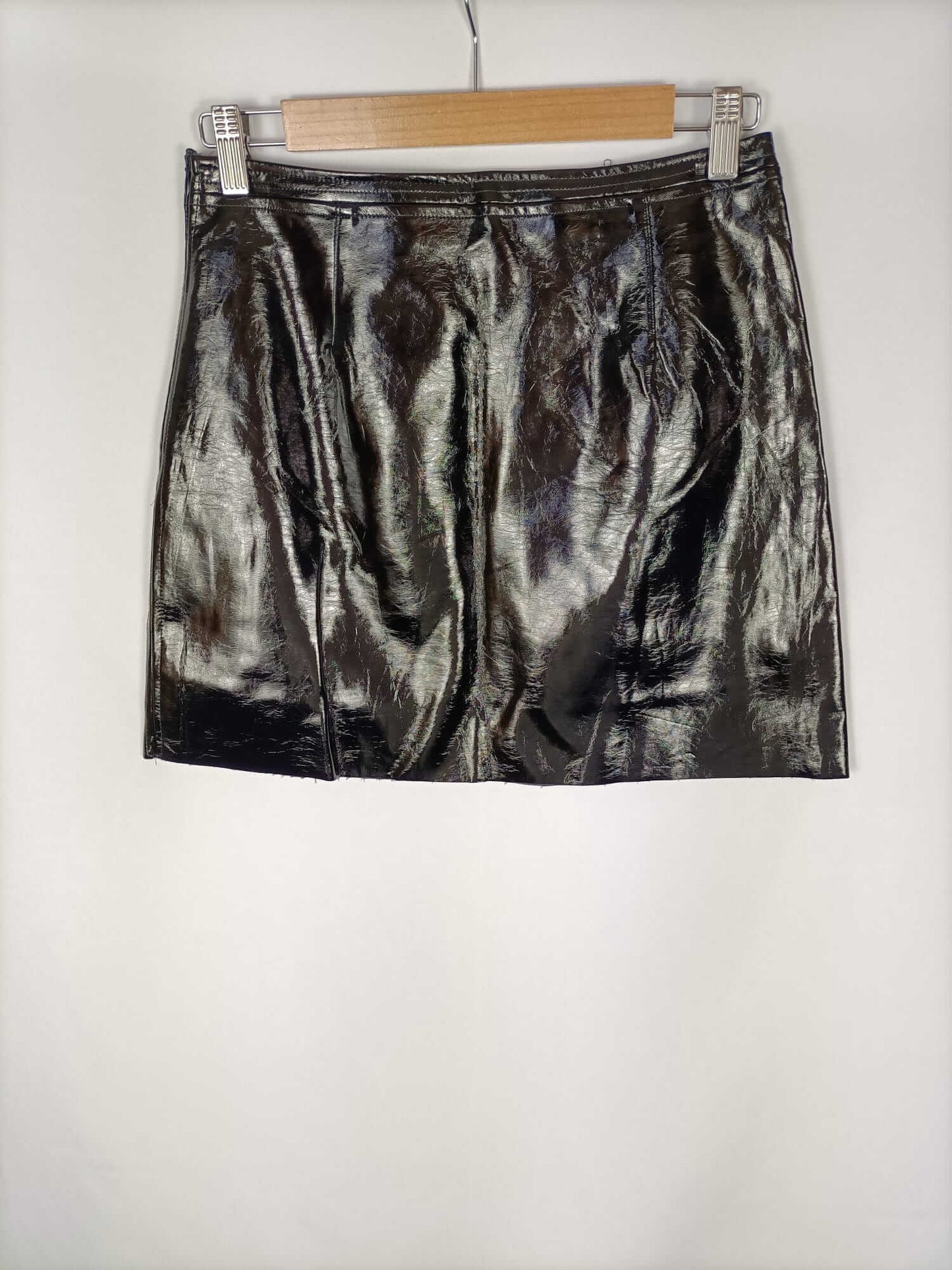 RENATTA&GO.Falda negra vinilo T.m/l