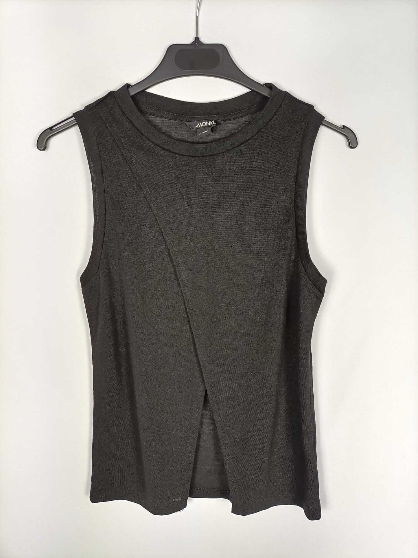 MONKI.Top negro punto T.xs