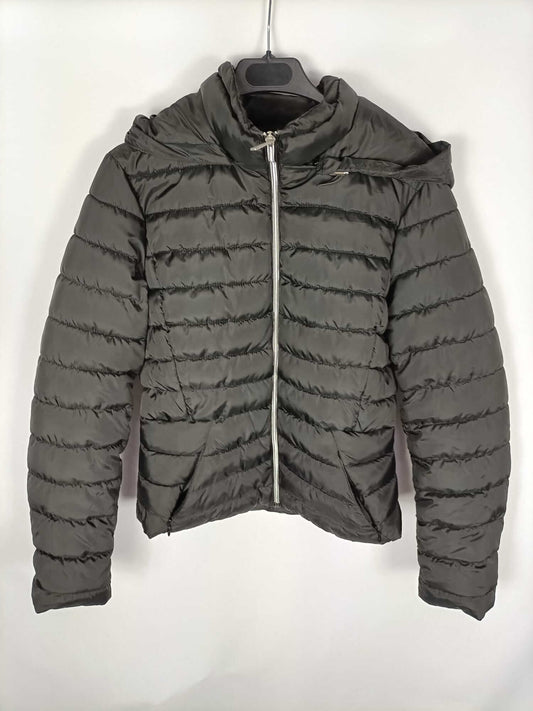 ZARA.Plumas negro ligero T.m