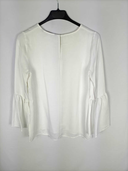 ZARA. Blusa blanca volantes T.xs
