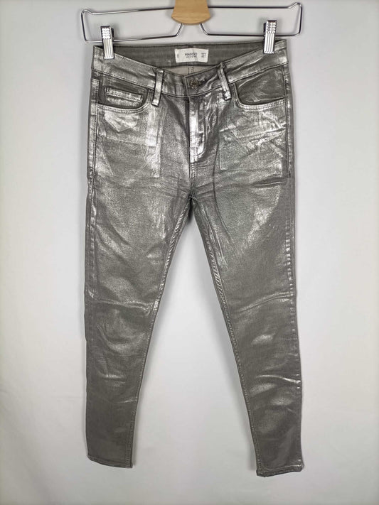 MANGO. Pantalón plateado T.34