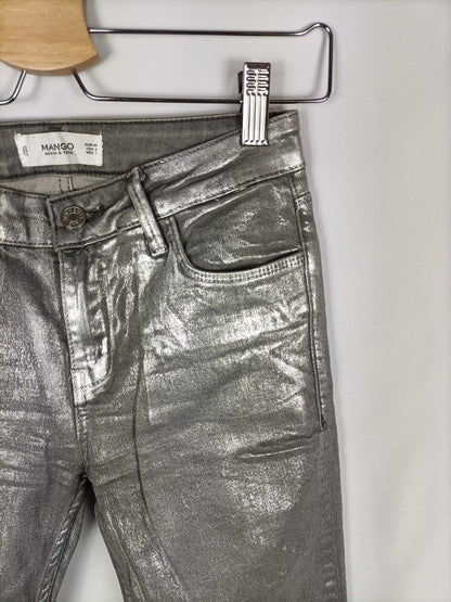 MANGO. Pantalón plateado T.34