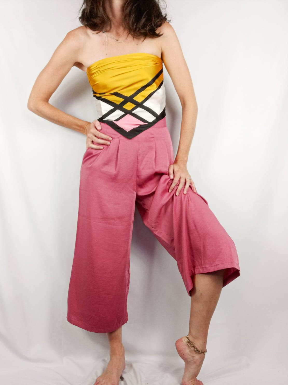 STRADIVARIUS. Pañuelo mostaza