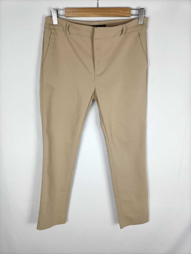 STRADIVARIUS.Pantalones beigesT.36