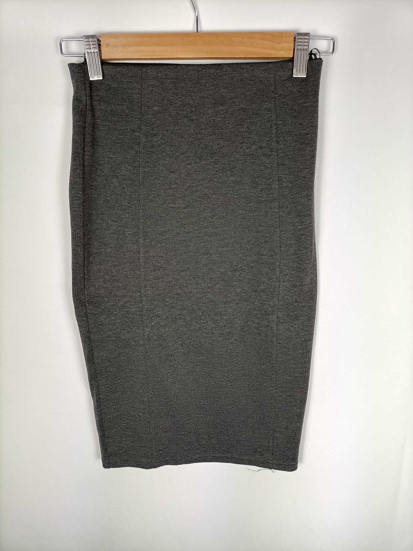 PULL&BEAR.Falda ajustada gris T.m
