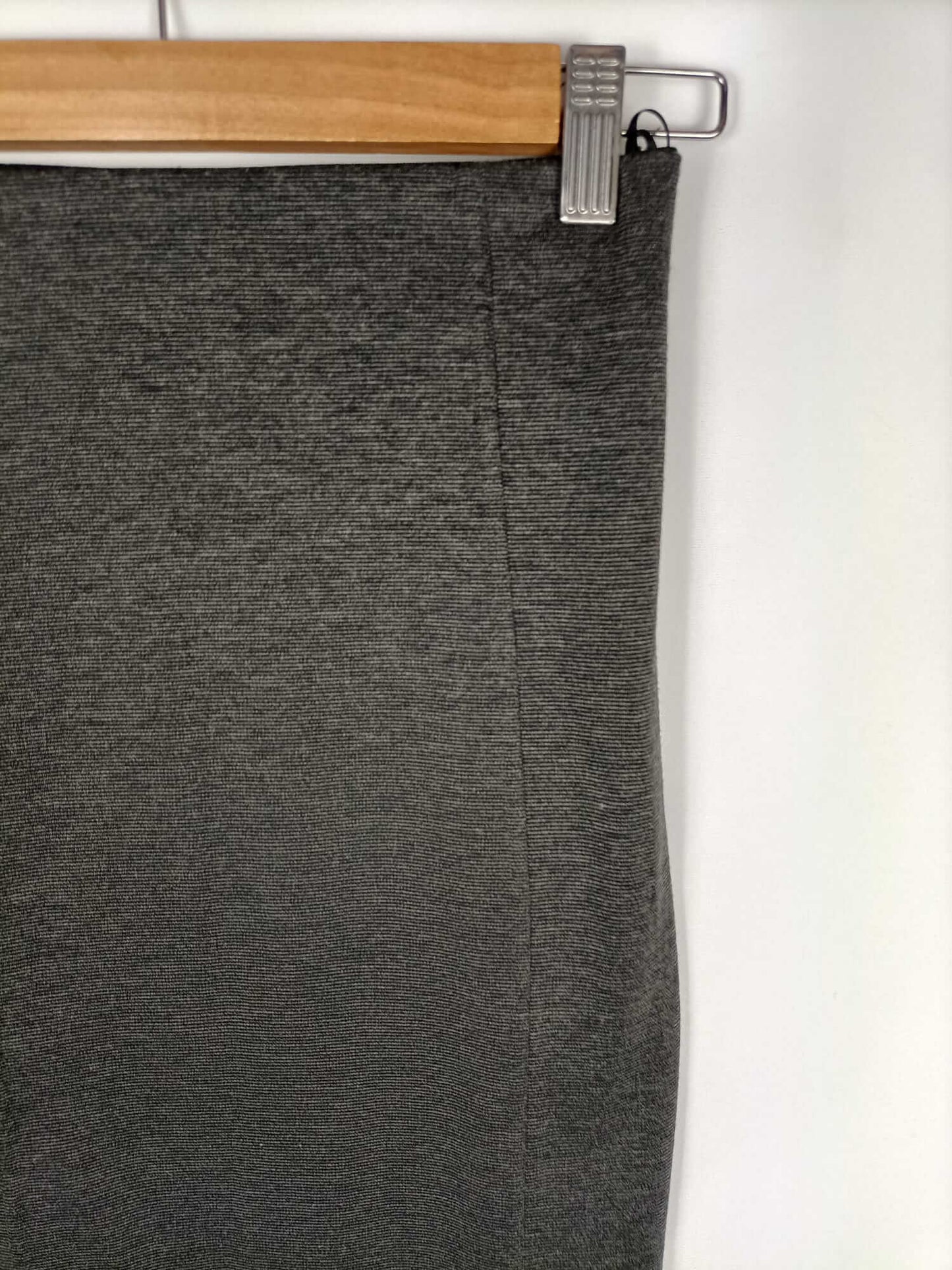 PULL&BEAR.Falda ajustada gris T.m