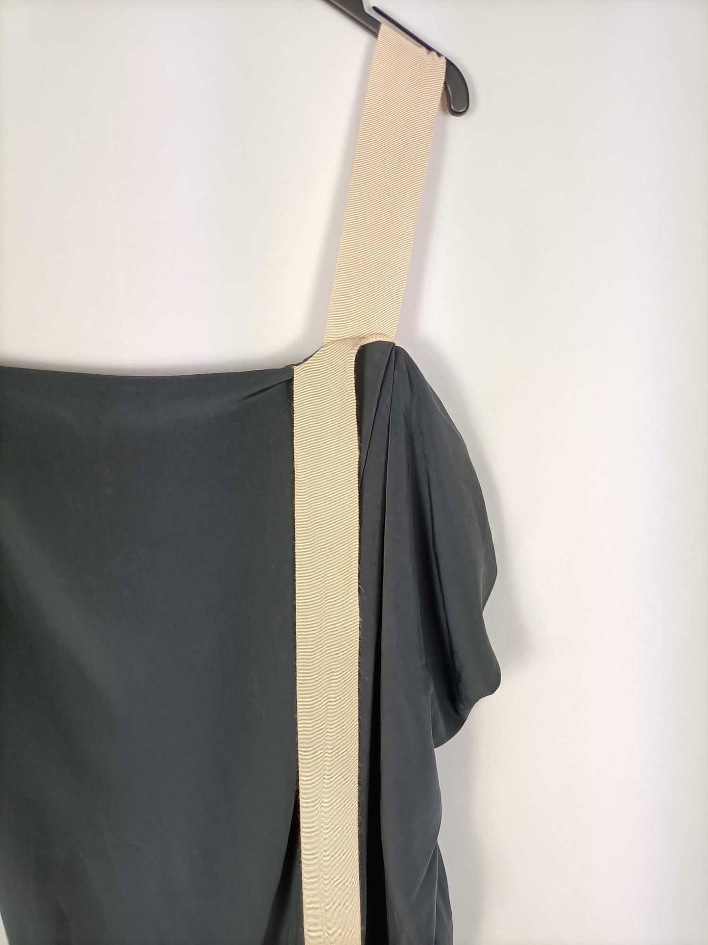 COS.Vestido gris asimétrico T.36