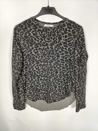PULL&amp;BEAR. Animal print T-shirt/sweatshirt