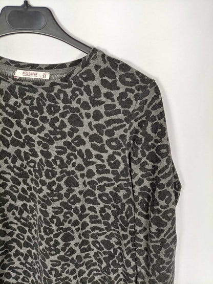 PULL&amp;BEAR. Animal print T-shirt/sweatshirt