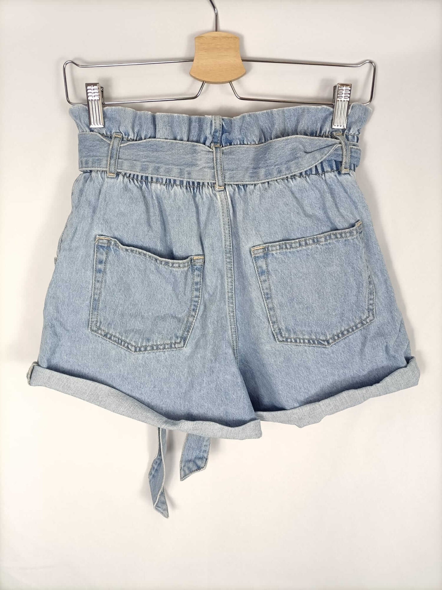ZARA. Shorts denim slouchy T.38