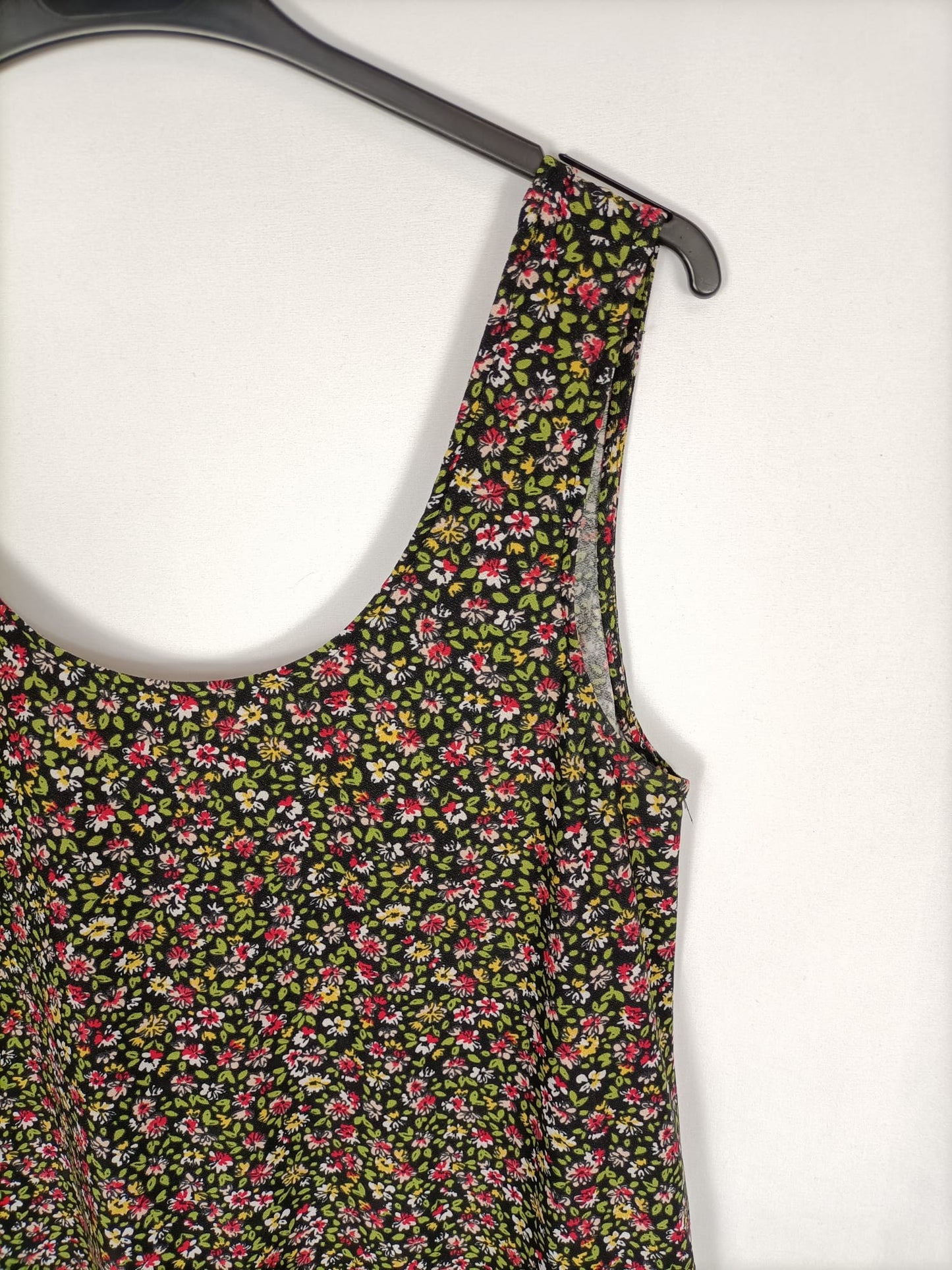 MANGO. Vestido negro florecitas T.m