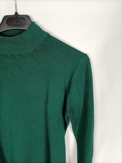 OTHERS. Green turtleneck sweater YOUR (s)