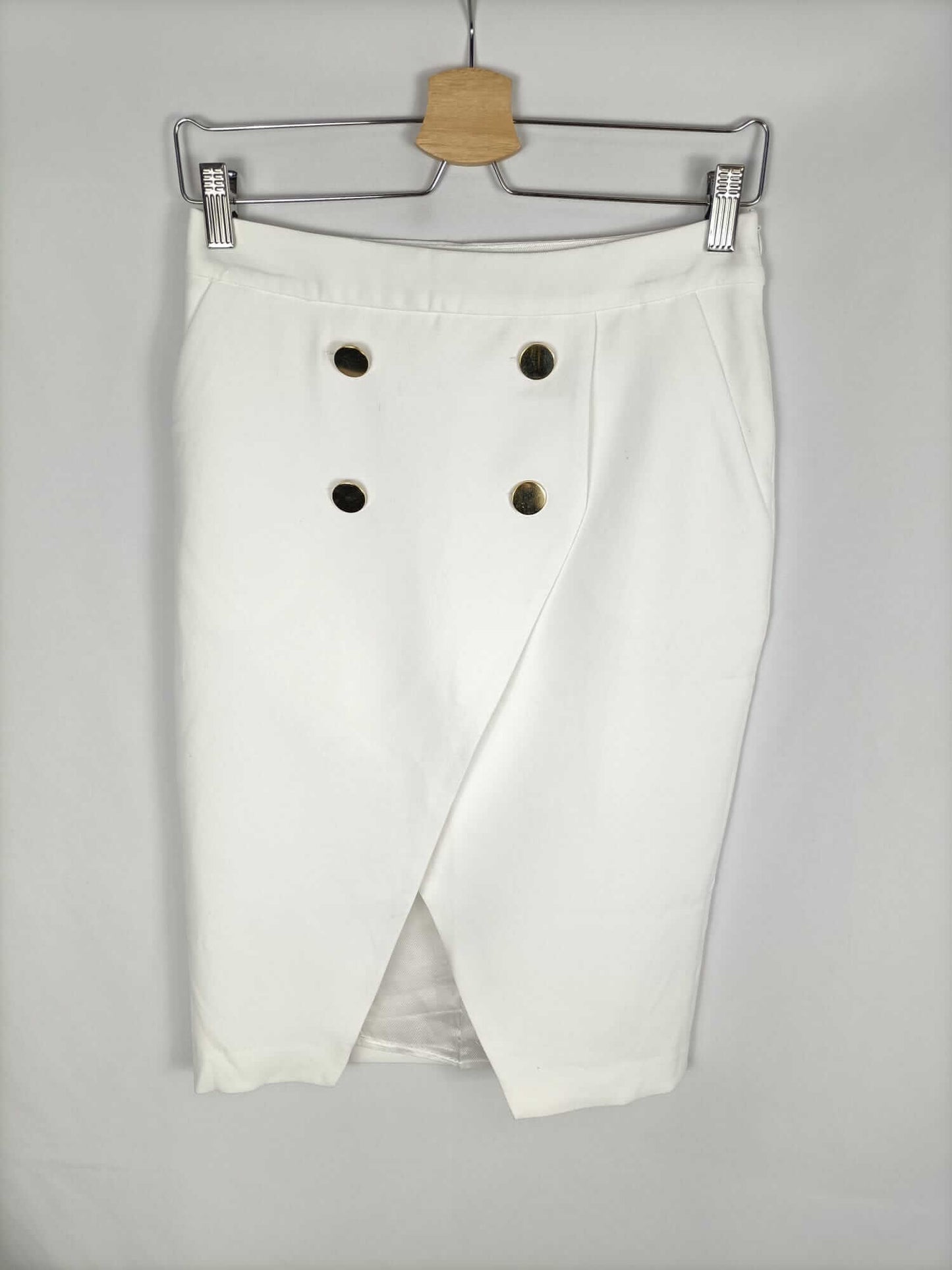ZARA. Falda cruzada blanca T.s
