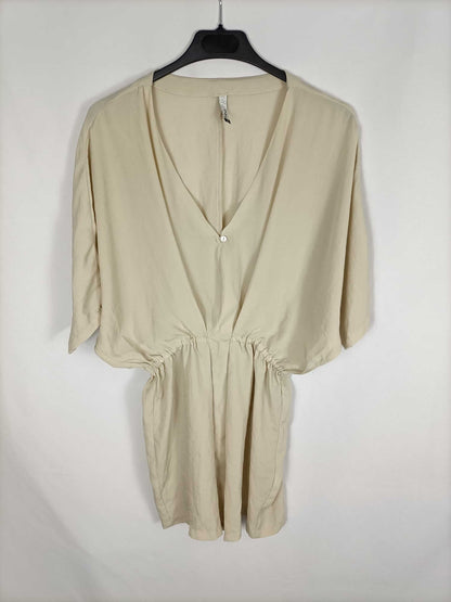 STRADIVARIUS. Vestido corto beige T.s