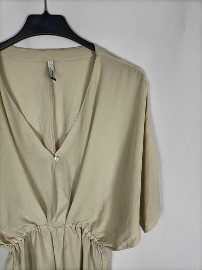STRADIVARIUS. Vestido corto beige T.s