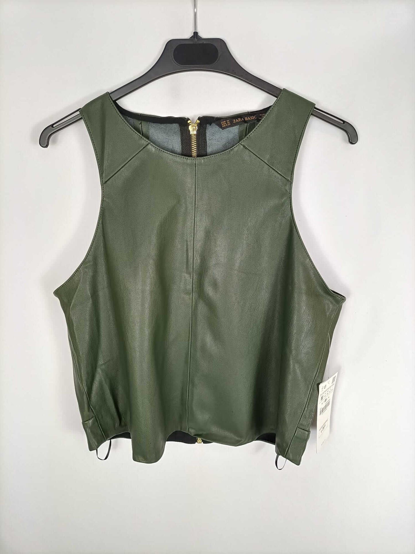 ZARA. Top verde polipiel T.m