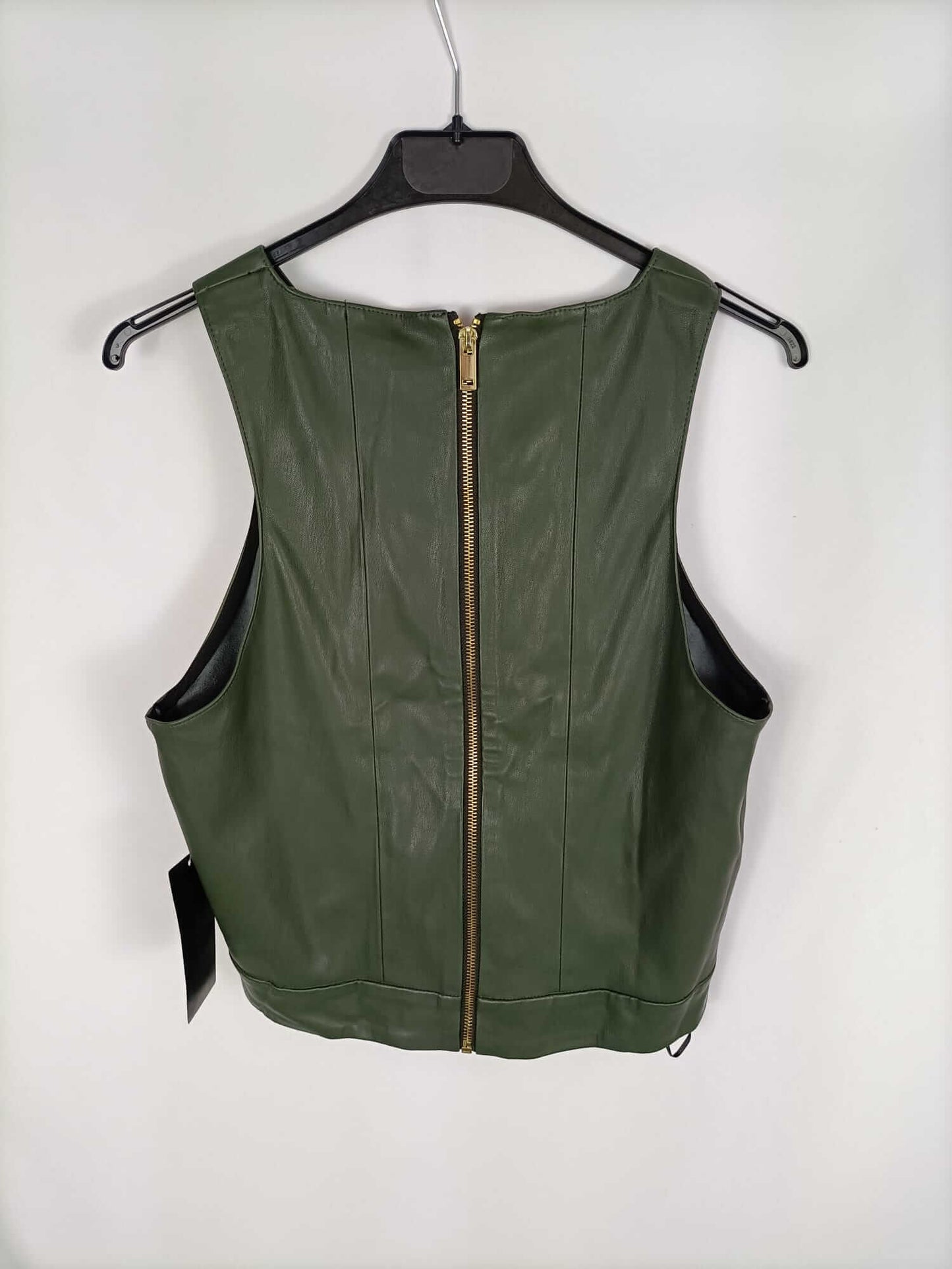 ZARA. Top verde polipiel T.m