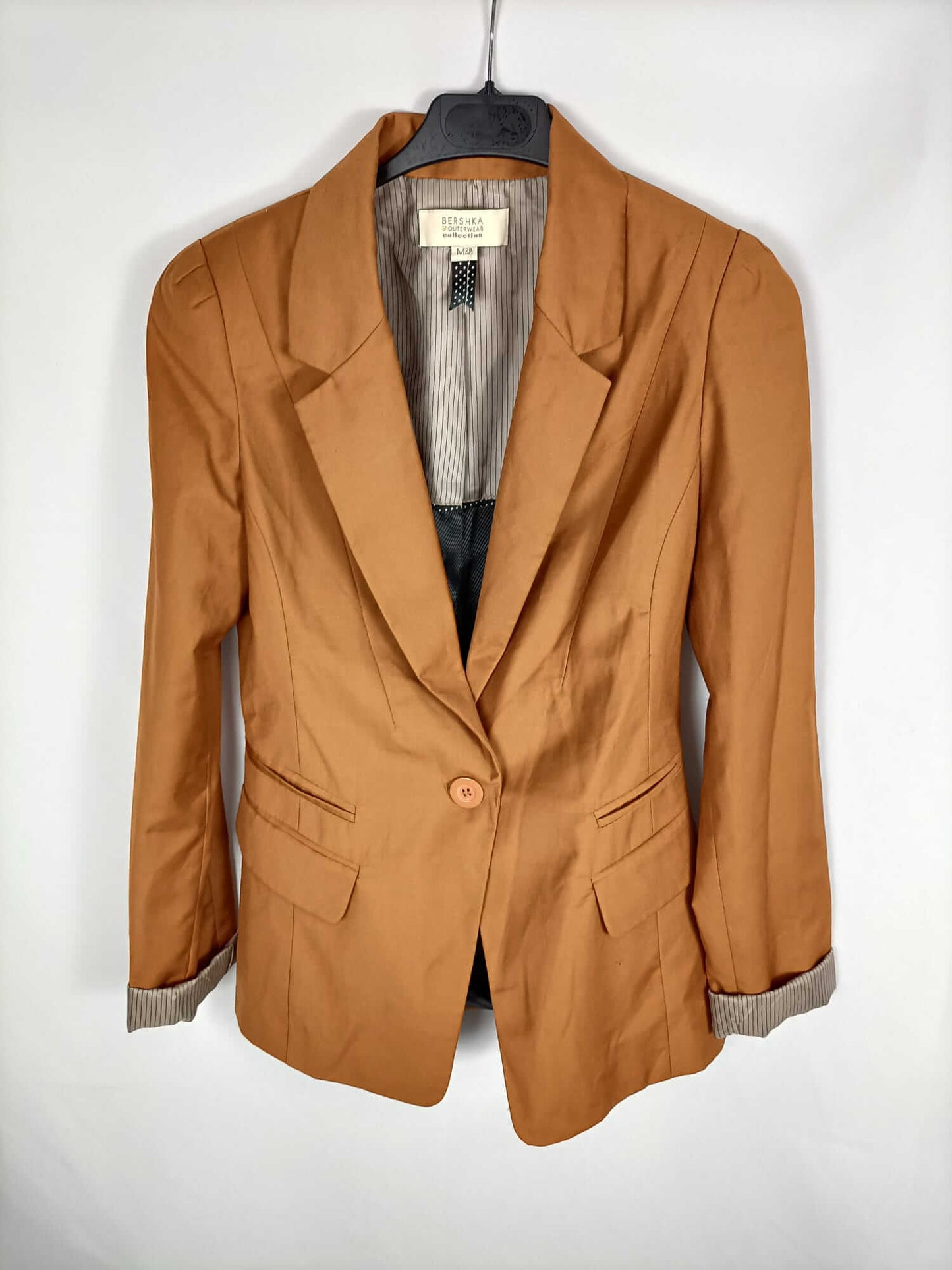 BERSHKA. Blazer camel T.m