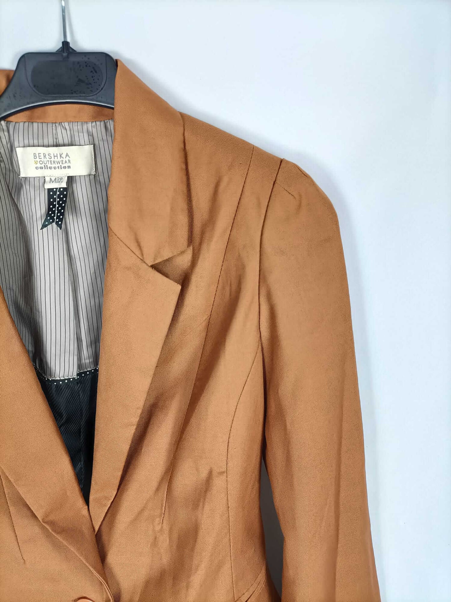 BERSHKA. Blazer camel T.m
