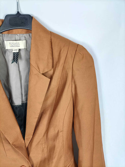 BERSHKA. Blazer camel T.m