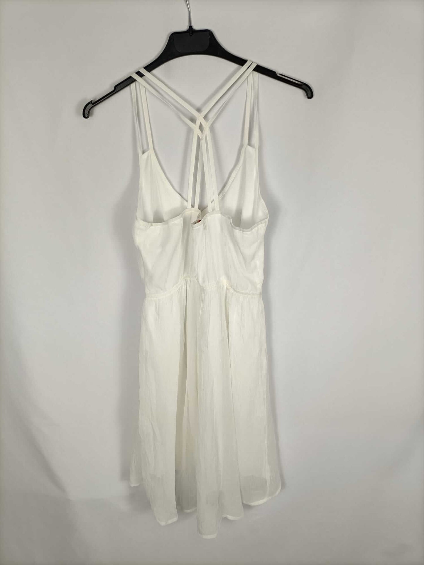 BERSHKA. Vestido fluido blanco T.m