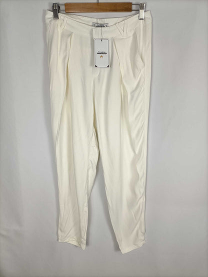 PULL&BEAR. Pantalón fluido blanco roto T.36