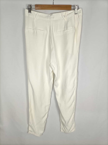 PULL&BEAR. Pantalón fluido blanco roto T.36
