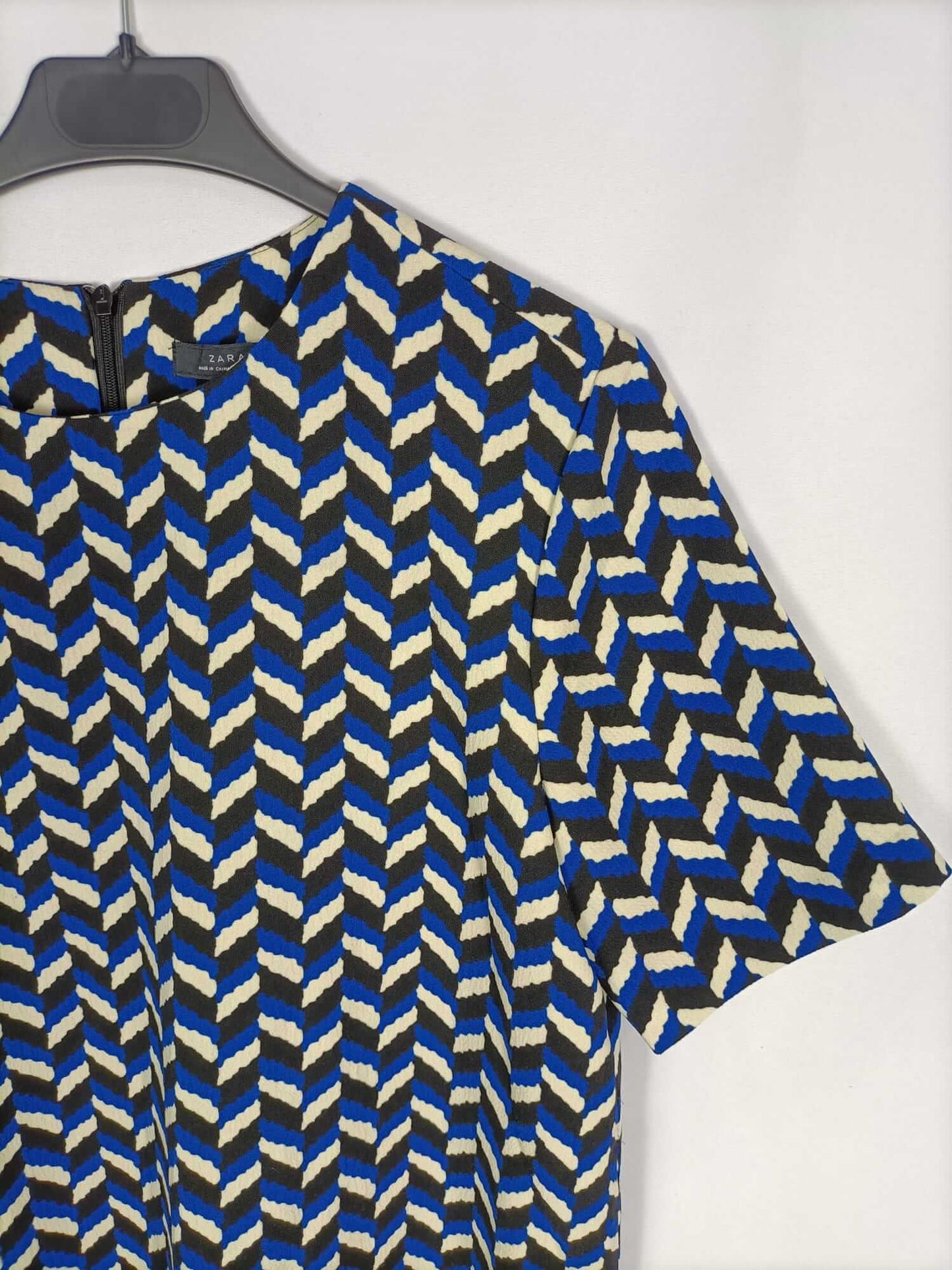 ZARA. Vestido rayas zigzag T.s