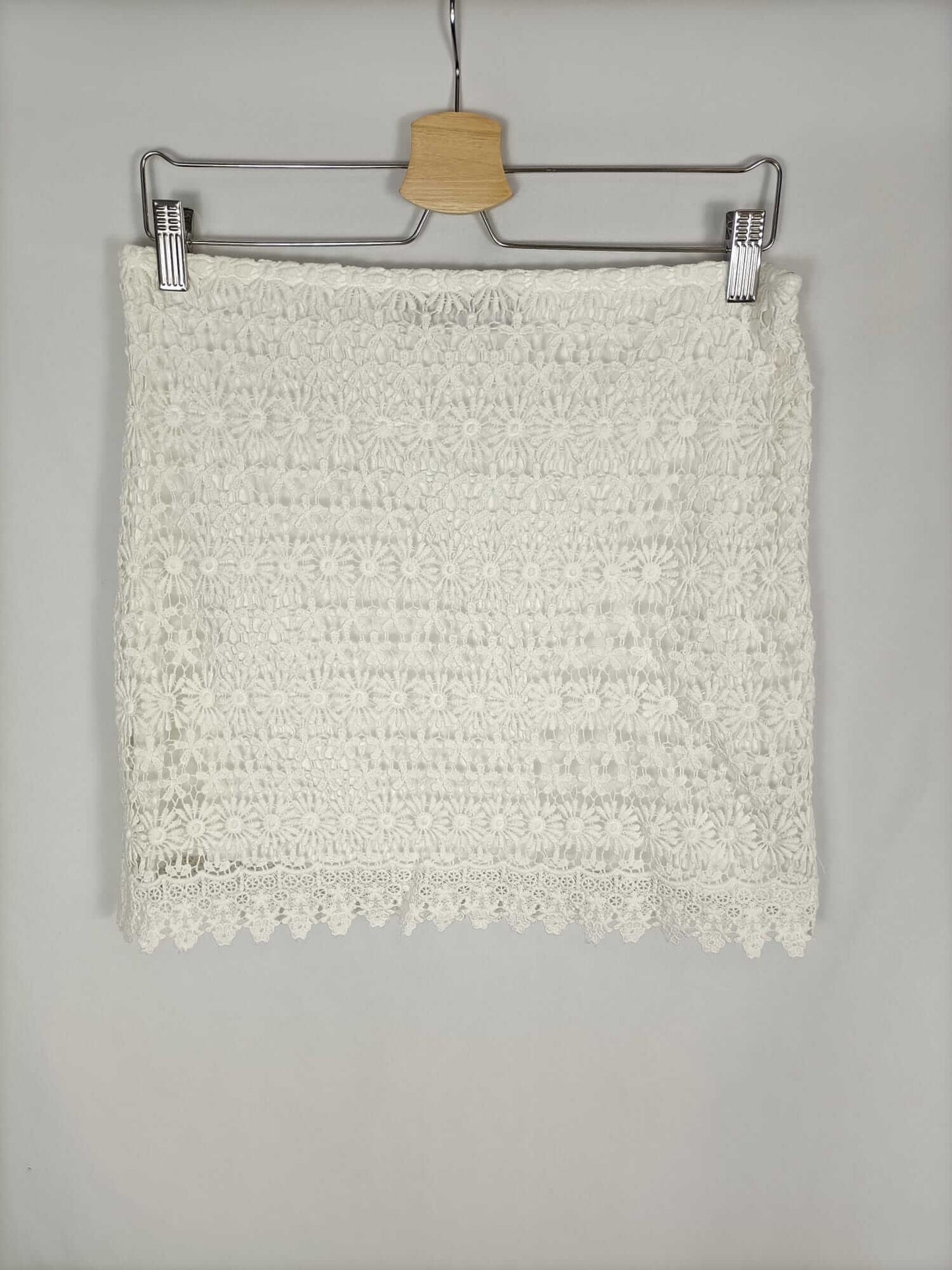 ZARA. Falda encaje blanca T.m