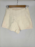 COLOR FOCUS. Shorts beige textura T.m