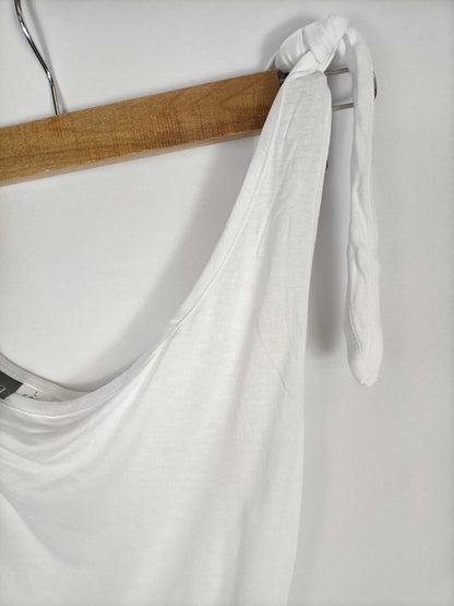 VENCA. Camiseta blanca asimétrica T.l