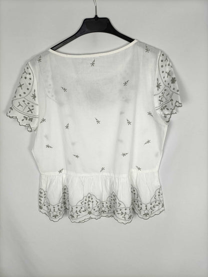 MANGO. Blusa blanca bordada T.m