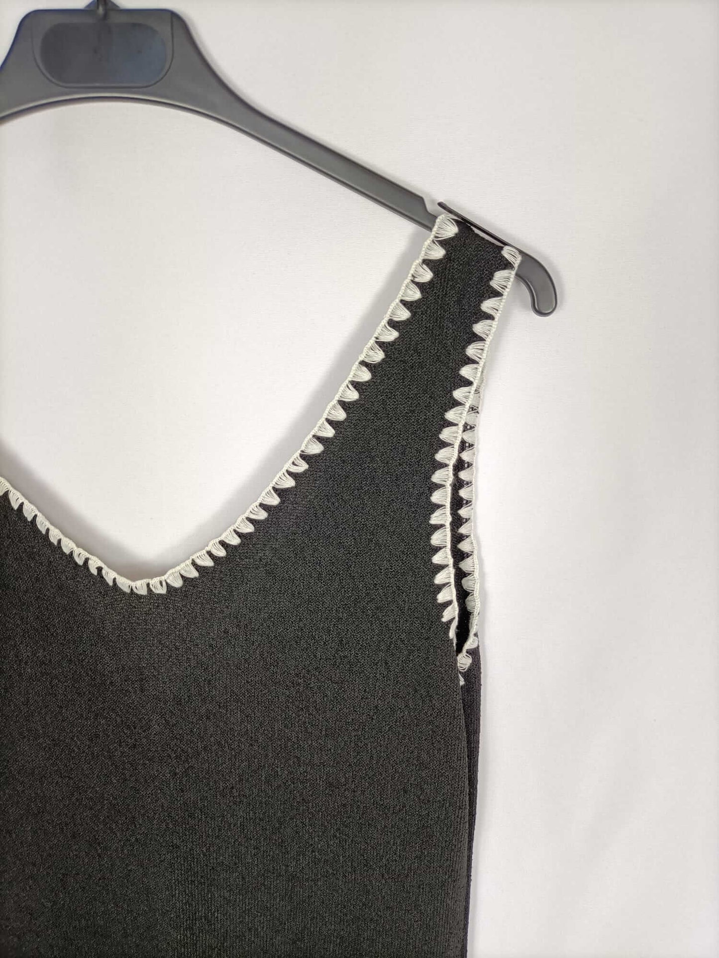 MANGO. Vestido negro punto T.s