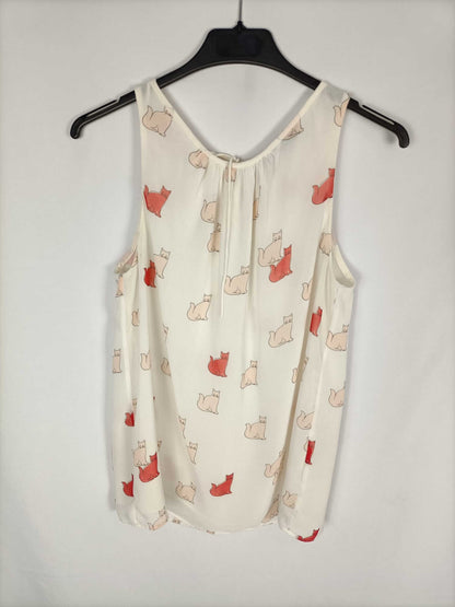 ZARA. Beige cat Ts blouse