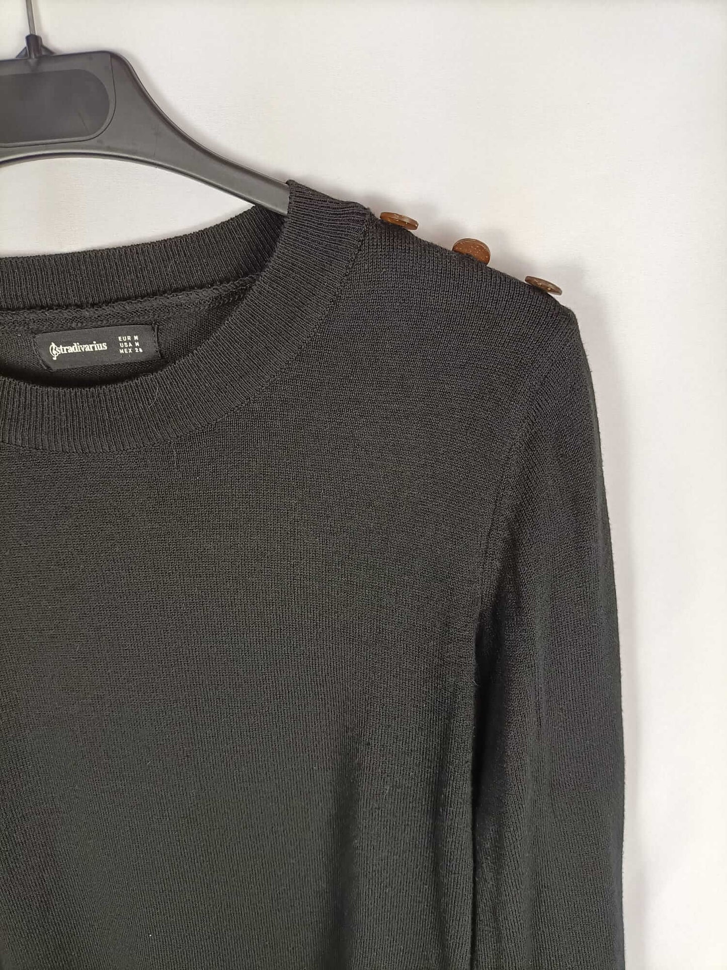 STRADIVARIUS. Basic black sweater TM