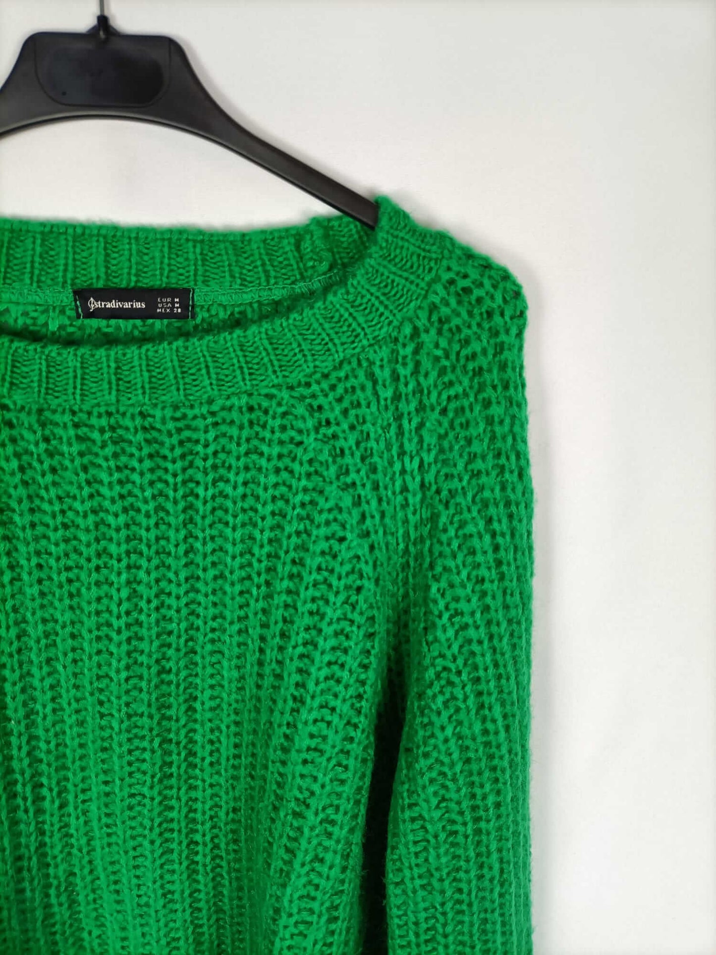 STRADIVARIUS. Green knitted sweater Tm