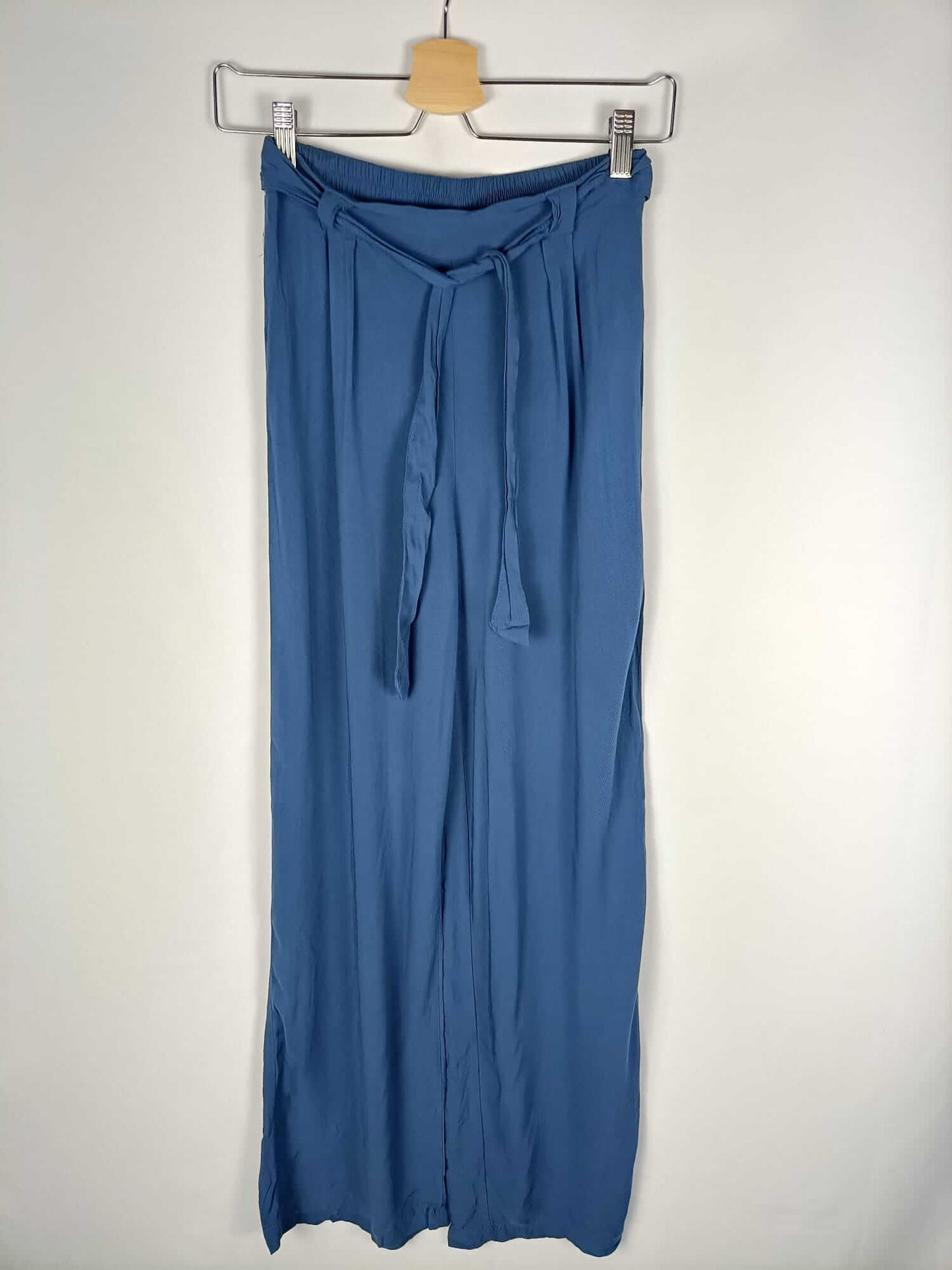 PRIMARK. Pantalón fluido azul T.38