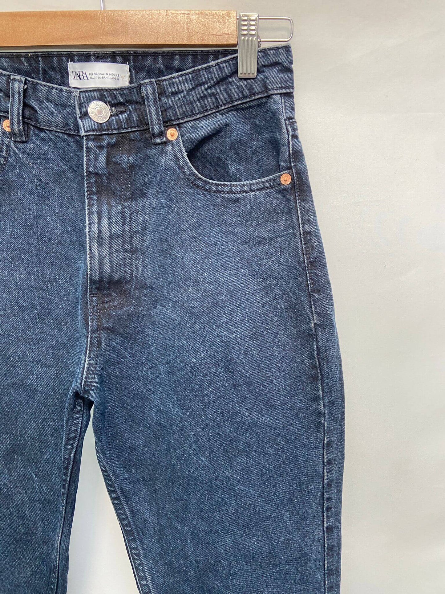 ZARA. Slouchy dark denim S.36