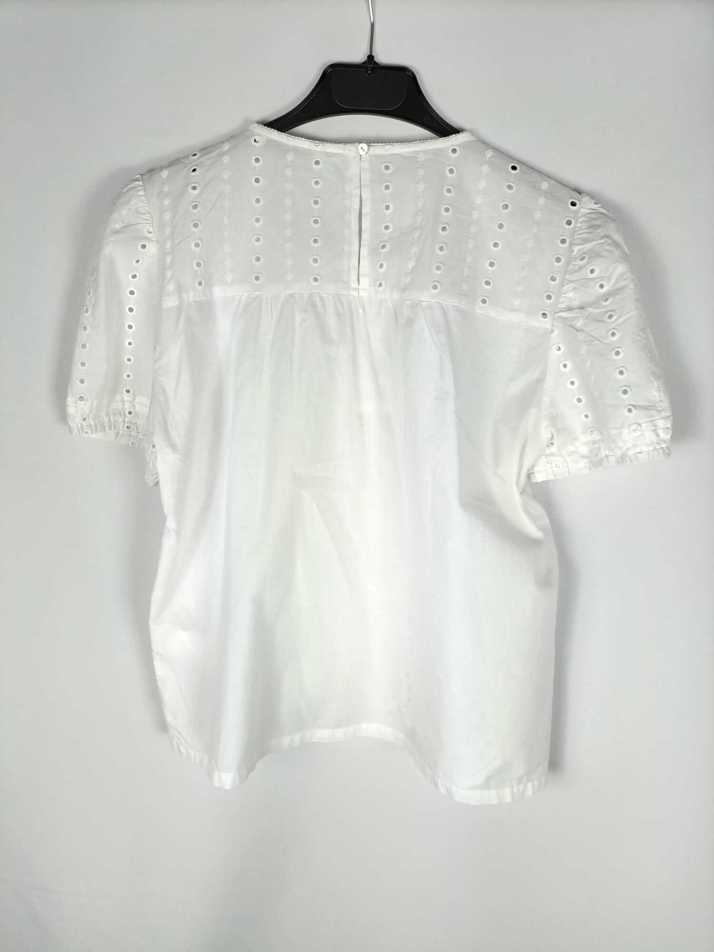 STRADIAVARIUS. Tm die-cut white blouse