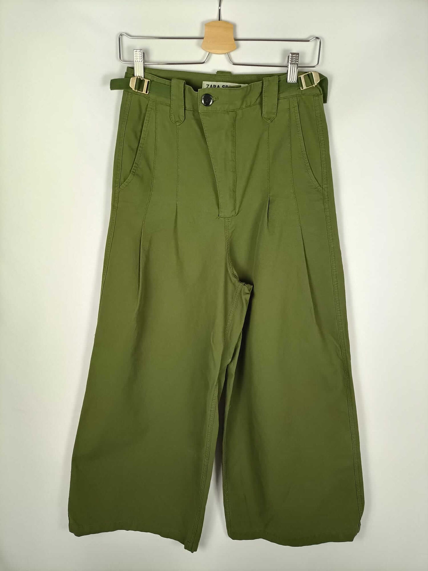 ZARA. Pantalón ancho verde T.s